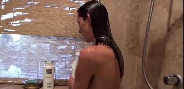  Brooke Skye - In The Shower